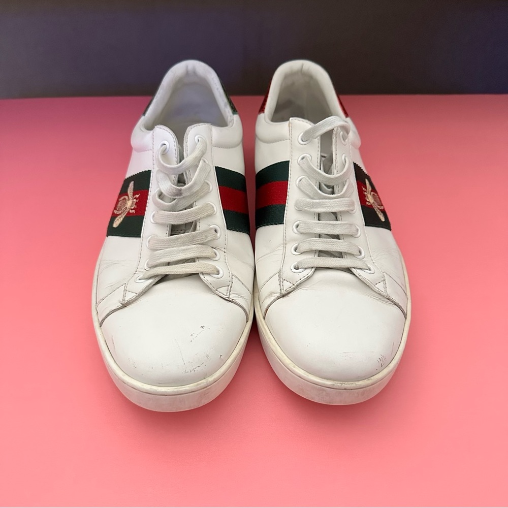 Gucci white leather bee sneakers